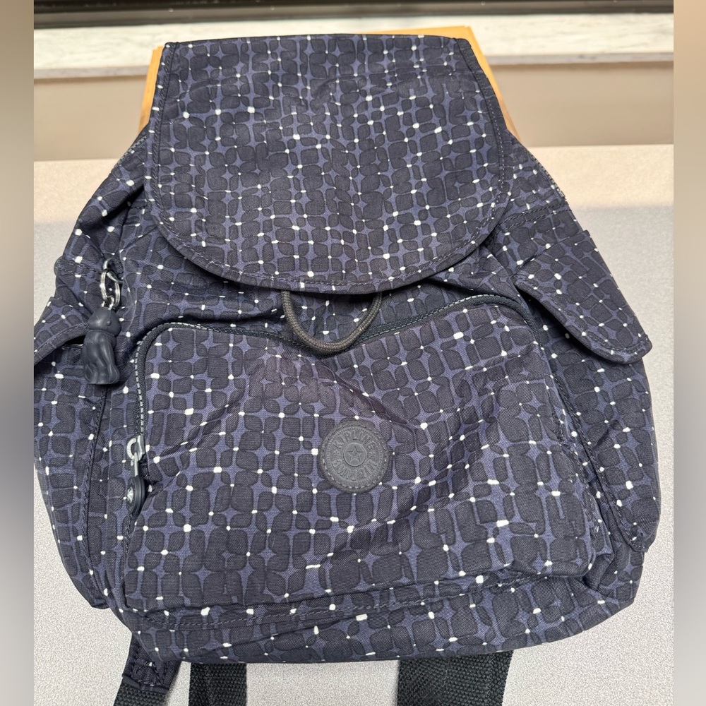 Kipling Medium City Pack, Geo-tile Print, Great Condition